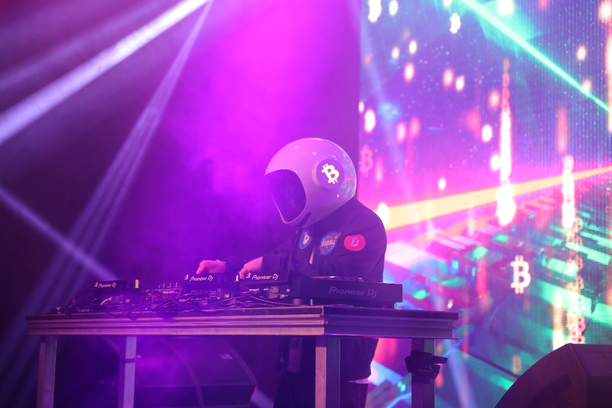 Lil Bubble performing a Bitcoin House DJ set at Plan B Lugano.